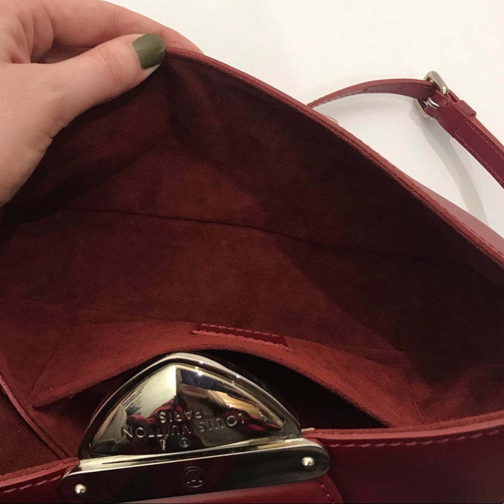 Louis Vuitton Montaigne Epi Red Clutch Bag - Picture 8 of 8